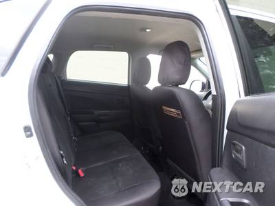 2014 Mitsubishi Outlander Sport ES - zdjęcie 9 z 23 - miniatura