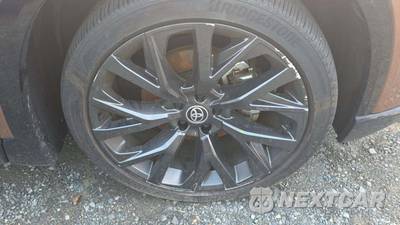 2025 Toyota Crown Signia Limited - zdjęcie 19 z 23 - miniatura