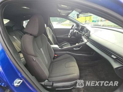 2025 Hyundai Elantra SEL Sport - zdjęcie 8 z 36 - miniatura