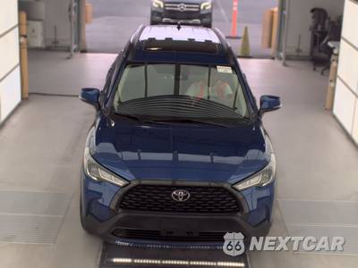 2022 Toyota Corolla Cross LE - zdjęcie 2 z 27 - miniatura