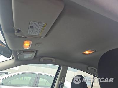2019 Nissan Versa Sedan SV - zdjęcie 19 z 32 - miniatura