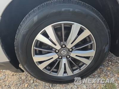 2017 Nissan Pathfinder SL - zdjęcie 8 z 21 - miniatura