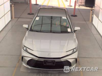 2026 Toyota Camry LE - zdjęcie 2 z 19 - miniatura