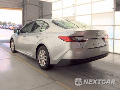 2026 Toyota Camry LE - zdjęcie 6 z 19 - miniatura
