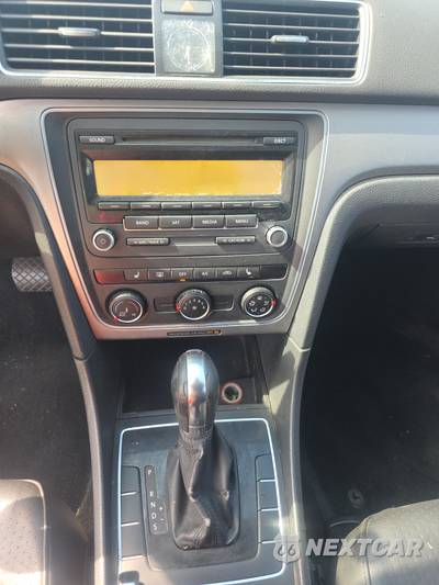 2014 Volkswagen Passat 2.5L Wolfsburg Edition - zdjęcie 11 z 43 - miniatura