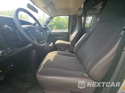 2025 GMC Savana 2500 Cargo Van 1WT 135.0" WB - zdjęcie 7 z 16 - miniatura