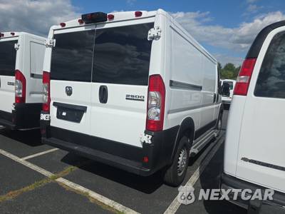 2025 Ram ProMaster 2500 Cargo Van Tradesman w/Passenger Seat Low Roof 136.0" WB - zdjęcie 4 z 20 - miniatura