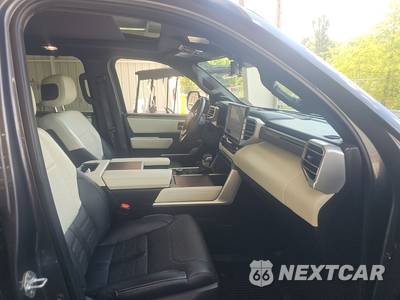 2023 Toyota Sequoia Capstone - zdjęcie 8 z 19 - miniatura