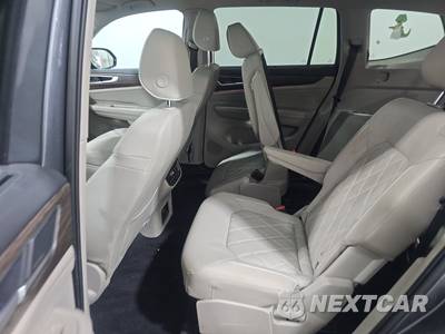 2024 Volkswagen Atlas 2.0T SEL Premium R-Line - zdjęcie 13 z 31 - miniatura