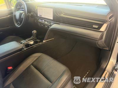 2025 Toyota Camry XSE - zdjęcie 29 z 37 - miniatura