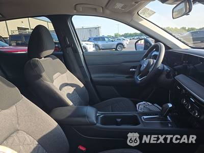 2025 Nissan Kicks SV - zdjęcie 8 z 35 - miniatura