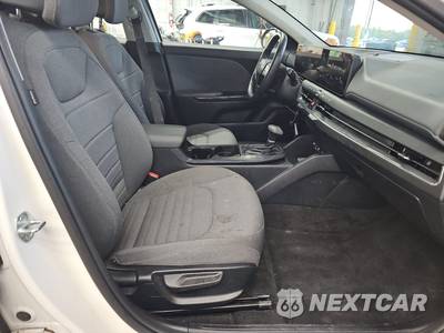 2025 Kia K4 EX - zdjęcie 8 z 26 - miniatura