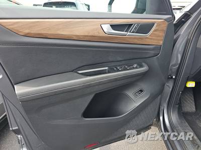 2025 Volkswagen Atlas 2.0T SE w/Technology - zdjęcie 9 z 33 - miniatura