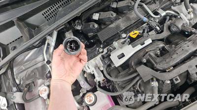 2025 Toyota Prius LE - zdjęcie 17 z 29 - miniatura