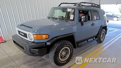 2014 Toyota FJ Cruiser w/Rear Doors