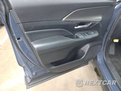 2025 Toyota Grand Highlander XLE - zdjęcie 9 z 33 - miniatura