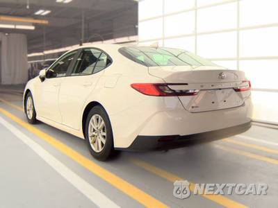 2025 Toyota Camry LE - zdjęcie 6 z 20 - miniatura