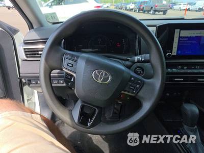 2025 Toyota Camry LE - zdjęcie 10 z 20 - miniatura