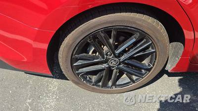2025 Toyota Camry SE - zdjęcie 30 z 36 - miniatura