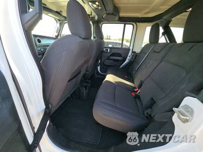 2023 Jeep Wrangler 4 Door Sahara - zdjęcie 13 z 24 - miniatura