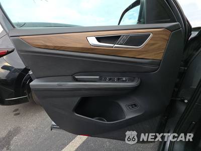 2025 Volkswagen Atlas 2.0T SE w/Technology - zdjęcie 9 z 35 - miniatura
