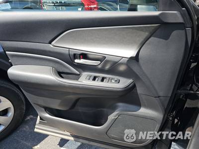 2025 Toyota Grand Highlander XLE - zdjęcie 9 z 36 - miniatura