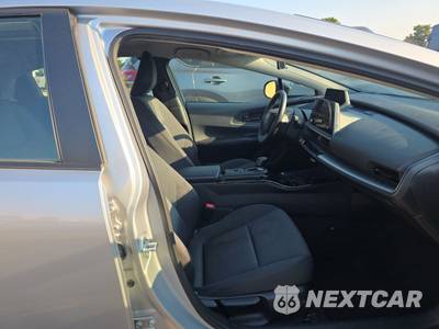 2025 Toyota Prius LE - zdjęcie 8 z 29 - miniatura