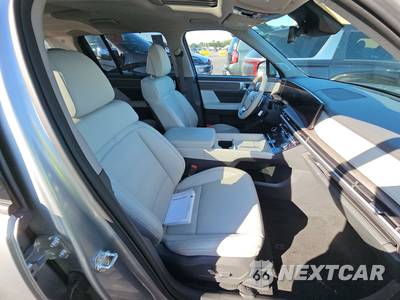 2025 Hyundai Santa Fe Hybrid Limited - zdjęcie 8 z 25 - miniatura