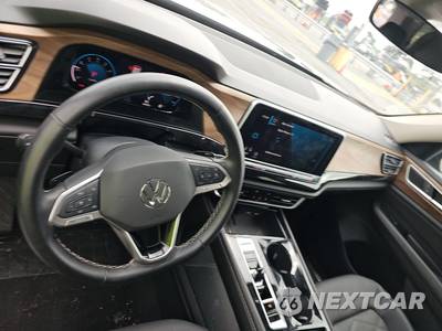 2025 Volkswagen Atlas 2.0T SE w/Technology - zdjęcie 11 z 47 - miniatura