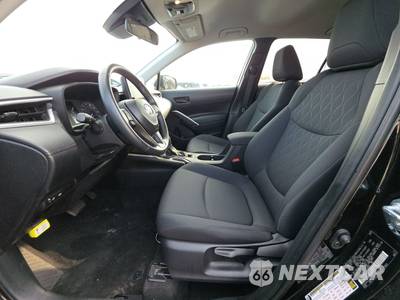 2025 Toyota Corolla Cross LE - zdjęcie 7 z 36 - miniatura