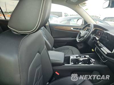 2025 Volkswagen Atlas 2.0T SE w/Technology - zdjęcie 8 z 32 - miniatura
