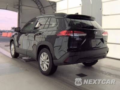 2025 Toyota Corolla Cross LE - zdjęcie 6 z 36 - miniatura