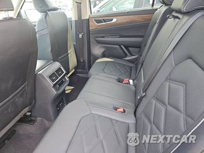 2025 Volkswagen Atlas 2.0T SE w/Technology - zdjęcie 13 z 32 - miniatura