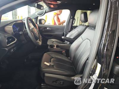 2025 Chrysler Pacifica Select 121.6" WB - zdjęcie 7 z 29 - miniatura