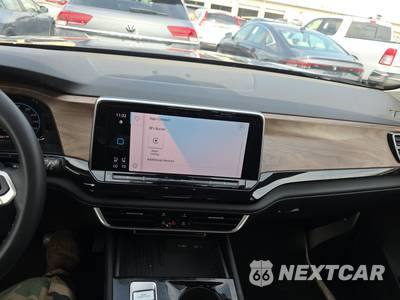 2025 Volkswagen Atlas 2.0T SE w/Technology - zdjęcie 11 z 23 - miniatura