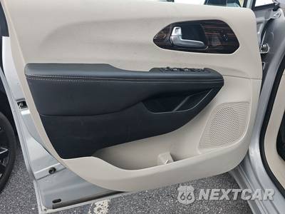 2024 Chrysler Pacifica Limited 121.6" WB - zdjęcie 9 z 26 - miniatura