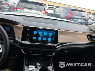 2025 Volkswagen Atlas 2.0T SE w/Technology - zdjęcie 11 z 32 - miniatura