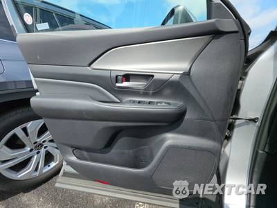 2025 Toyota Grand Highlander XLE - zdjęcie 9 z 34 - miniatura