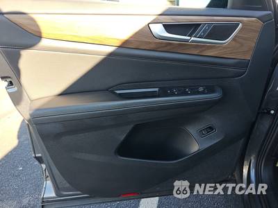 2025 Volkswagen Atlas 2.0T SE w/Technology - zdjęcie 9 z 28 - miniatura