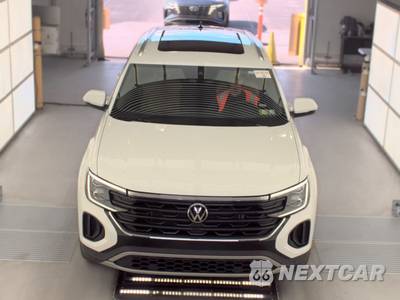 2025 Volkswagen Atlas Cross Sport 2.0T SE w/Technology - zdjęcie 2 z 21 - miniatura