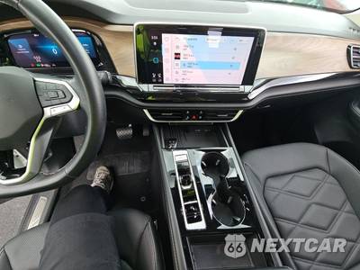 2025 Volkswagen Atlas 2.0T SE w/Technology - zdjęcie 11 z 32 - miniatura