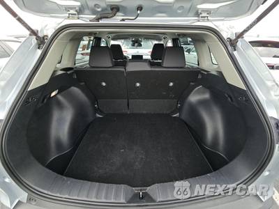 2025 Toyota Corolla Cross LE - zdjęcie 16 z 29 - miniatura