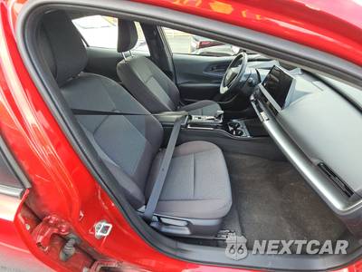 2025 Toyota Prius LE - zdjęcie 8 z 36 - miniatura