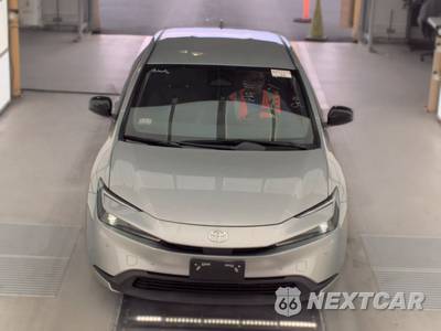 2025 Toyota Prius LE - zdjęcie 2 z 31 - miniatura