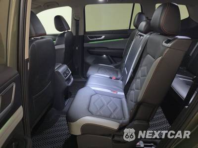 2024 Volkswagen Atlas 2.0T Peak Edition SEL - zdjęcie 13 z 21 - miniatura