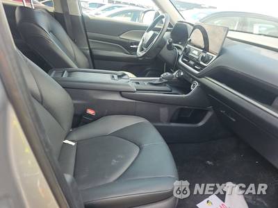 2025 Toyota Grand Highlander XLE - zdjęcie 8 z 30 - miniatura