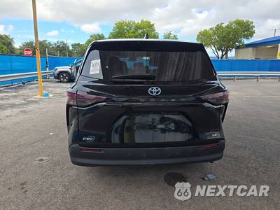2025 Toyota Sienna LE 8-Passenger 120.5" WB - zdjęcie 5 z 28 - miniatura