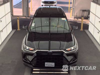 2025 Toyota Grand Highlander XLE - zdjęcie 2 z 31 - miniatura