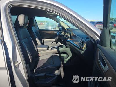 2025 Volkswagen Atlas 2.0T SE w/Technology - zdjęcie 8 z 23 - miniatura