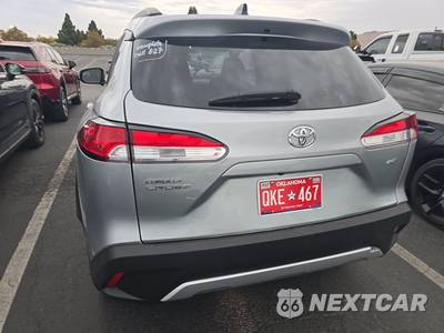 2025 Toyota Corolla Cross LE - zdjęcie 5 z 35 - miniatura